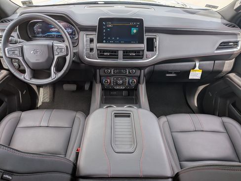 Certified 2024 Chevrolet Suburban RST w/ Luxury Package AWD/4WD image 20