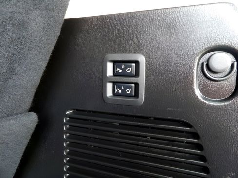 Used 2017 Nissan Armada SL w/ Moonroof Package image 38