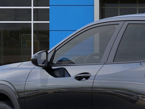 New 2026 Chevrolet Trax LS w/ LS Convenience Package FWD image 12
