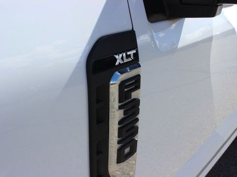 Used 2023 Ford F350 XLT w/ FX4 Off-Road Package image 5