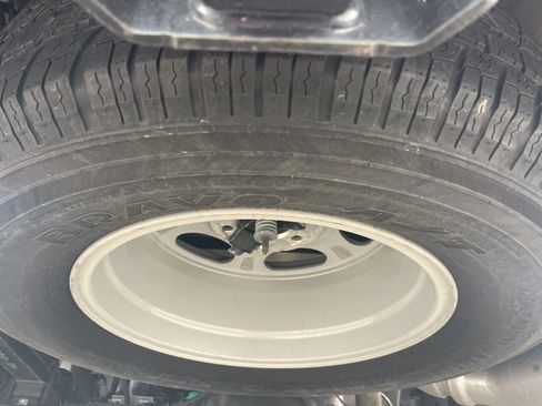 Used 2022 Ford F150 Lariat image 32