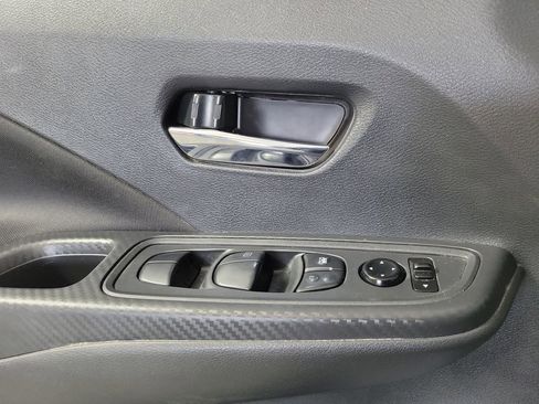 Used 2021 Nissan Versa SV FWD image 16