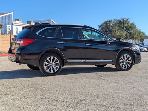 Used 2018 Subaru Outback 3.6R Touring w/ Popular Package #3 image 4
