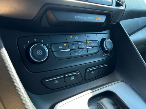 Used 2019 Ford Transit Connect XLT FWD image 17