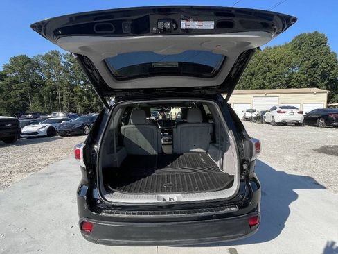 Used 2015 Toyota Highlander Limited Platinum AWD/4WD image 10