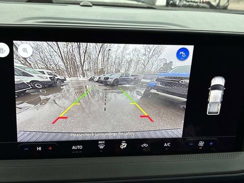 New 2025 Ford Maverick XL image 11