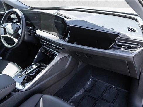 Certified 2025 Audi Q5 Premium w/ Convenience Package image 22