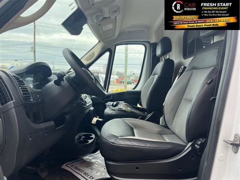 Used 2025 RAM ProMaster 2500 w/ Convenience Group image 11