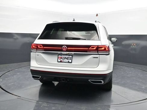 Used 2024 Volkswagen Atlas SE AWD/4WD image 7