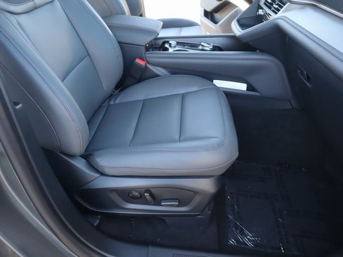 New 2026 Ford Explorer Active w/ Active Comfort Package image 14