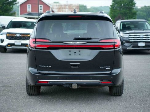 Used 2023 Chrysler Pacifica Limited AWD/4WD image 6