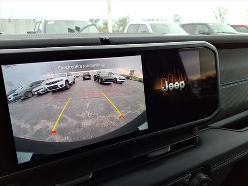 Certified 2025 Jeep Wrangler Unlimited Rubicon 4xe w/ Safety Group AWD/4WD image 15