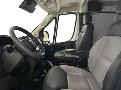 Used 2025 RAM ProMaster 2500 w/ Convenience Group FWD image 11