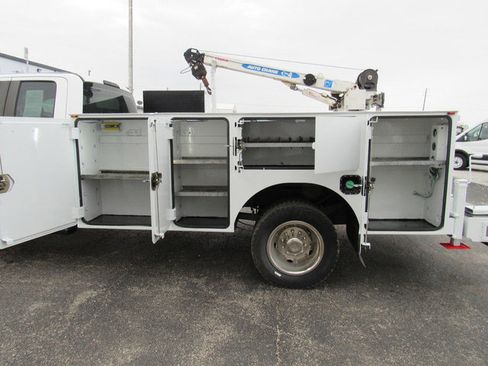 Used 2017 Ford F450 XL w/ Power Equipment Group image 32