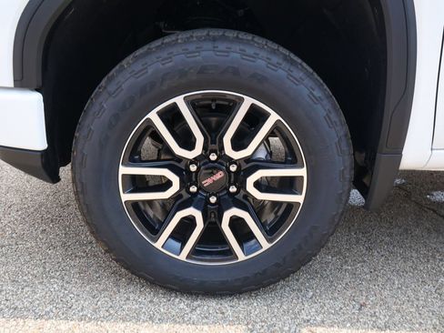 New 2026 GMC Sierra 1500 AT4 w/ AT4 Premium Package AWD/4WD image 34