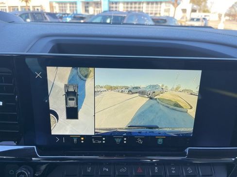 Used 2024 Chevrolet Silverado 2500 ZR2 w/ Technology Package image 29