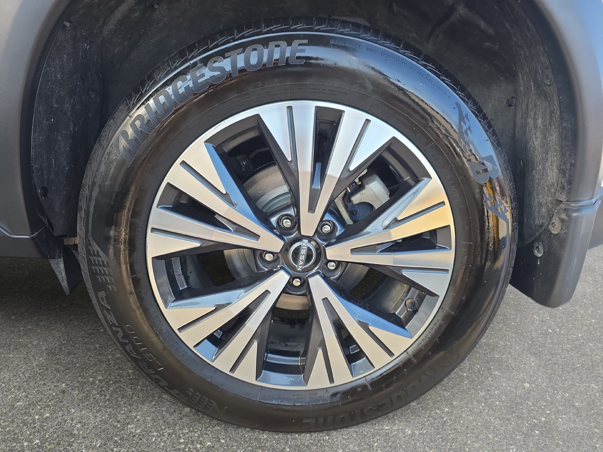 Used 2023 Nissan Rogue SV w/ SV Premium B Package FWD image 32