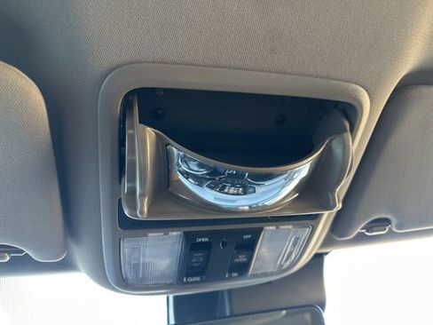 Used 2020 Honda Pilot Touring image 23