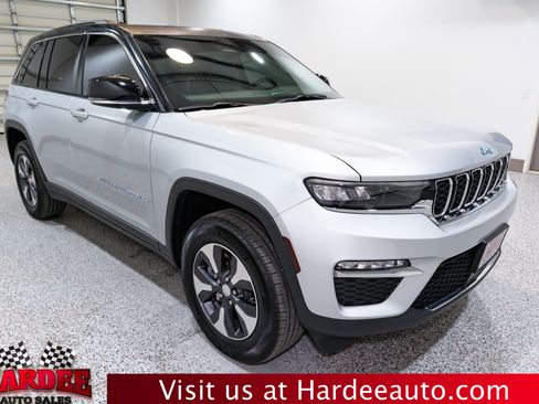 Used 2023 Jeep Grand Cherokee 4WD 4xe image 6