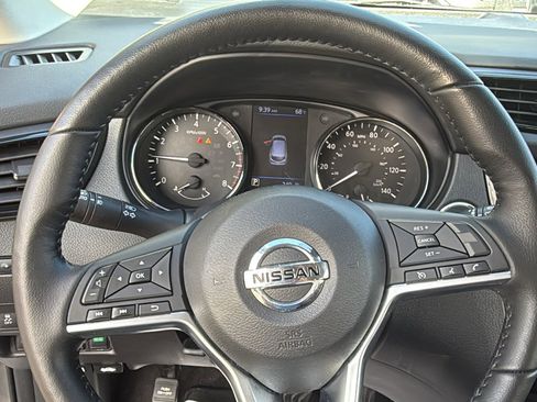 Certified 2021 Nissan Rogue Sport SV image 9