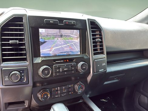 Used 2020 Ford F150 XLT w/ Equipment Group 302A Luxury AWD/4WD image 28