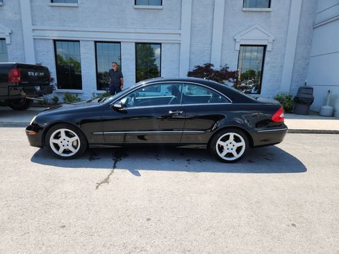 Used 2008 Mercedes-Benz CLK 350 Coupe image 2