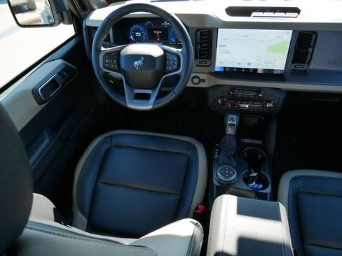 Used 2025 Ford Bronco Big Bend w/ Black Diamond Package image 9