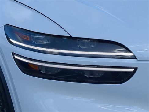 Used 2025 Genesis GV70 3.5T Sport w/ Sport Advanced Package image 9