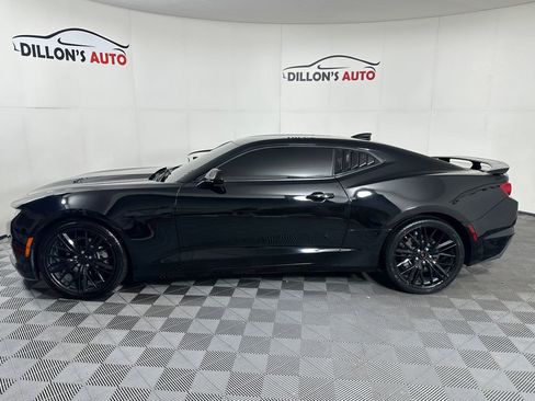 Used 2022 Chevrolet Camaro LT RWD image 3