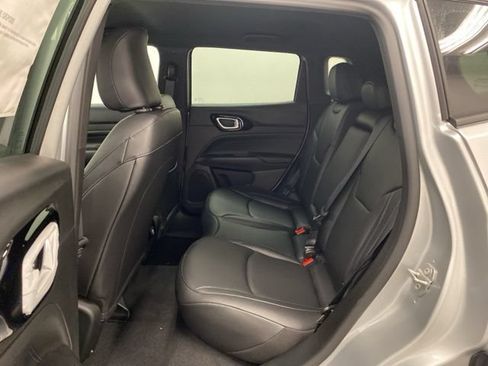 Used 2026 Jeep Compass Limited AWD/4WD image 19
