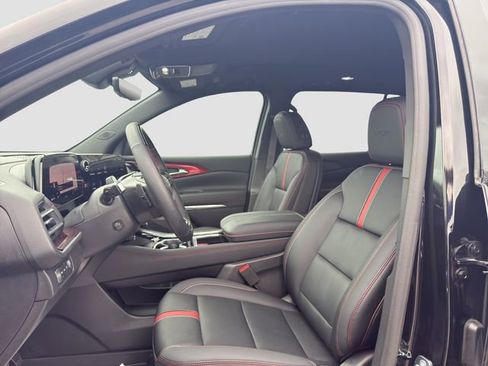 Used 2026 Chevrolet Traverse RS image 9