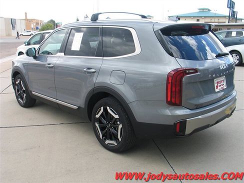 Used 2025 Kia Telluride S AWD/4WD image 37