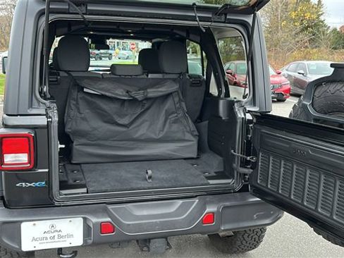 Used 2024 Jeep Wrangler Unlimited image 26
