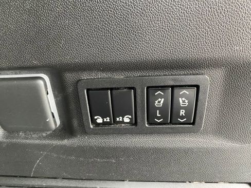 Used 2022 Chevrolet Tahoe Premier AWD/4WD image 19
