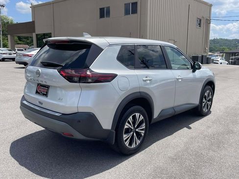 Used 2023 Nissan Rogue SV FWD image 4