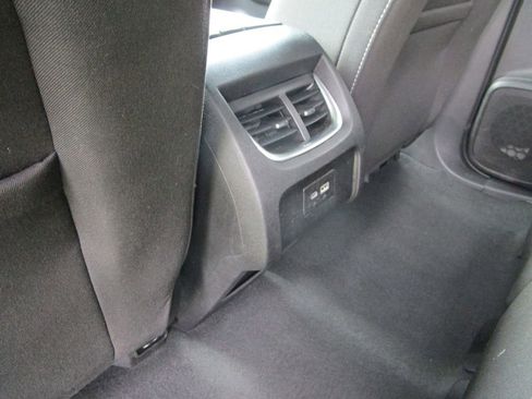 Used 2023 Chevrolet Blazer LT image 13