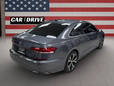 Used 2022 Volkswagen Passat 2.0T SE image 4