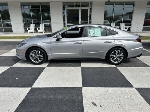 Used 2023 Hyundai Sonata SEL w/ Convenience Package FWD image 1