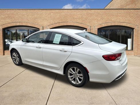 Used 2015 Chrysler 200 Limited w/ Convenience Group FWD image 5