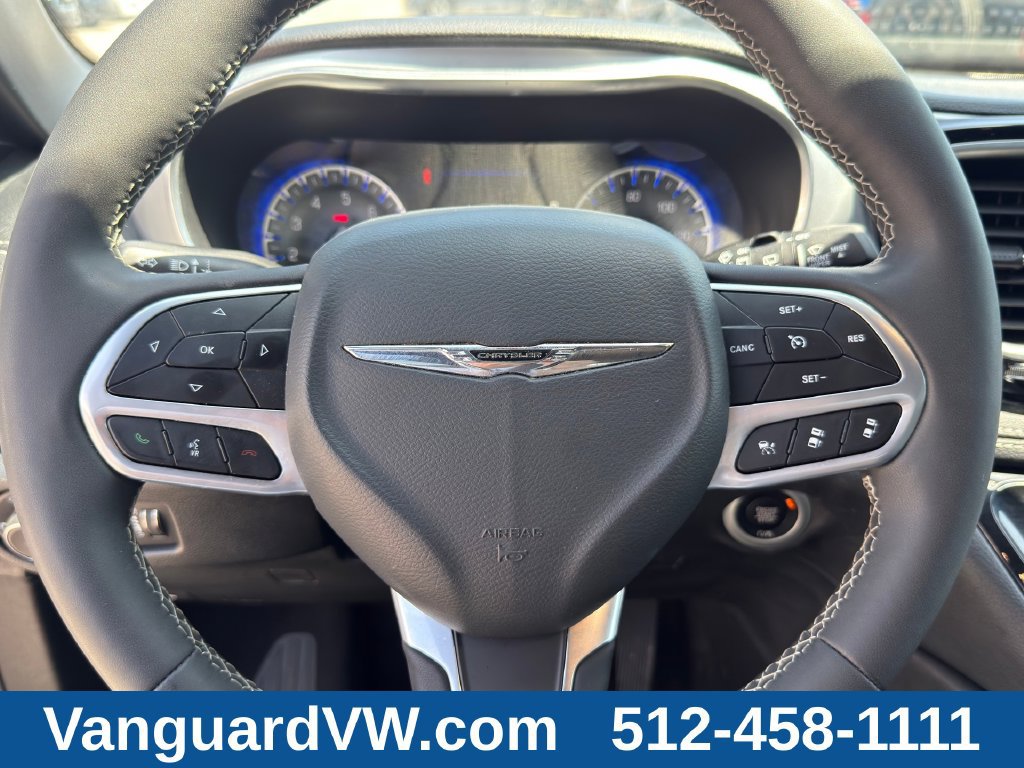 Used 2026 Chrysler Pacifica Limited FWD image 20