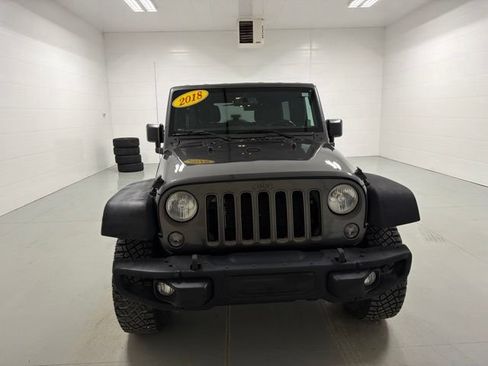 Used 2018 Jeep Wrangler Unlimited Sport w/ Dual Top Group AWD/4WD image 2