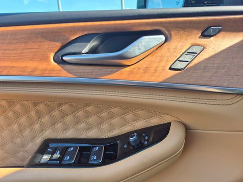 Used 2023 Jeep Grand Cherokee Summit image 17