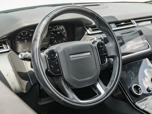 Used 2018 Land Rover Range Rover Velar R-Dynamic SE image 16