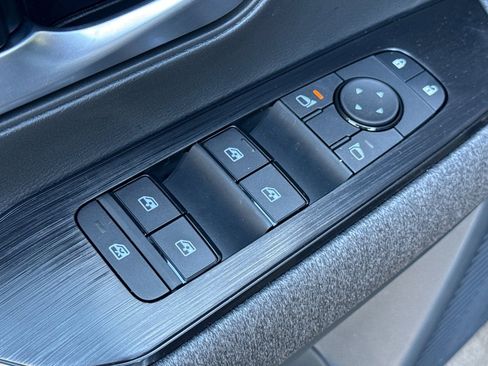 New 2026 Nissan Kicks SV image 13