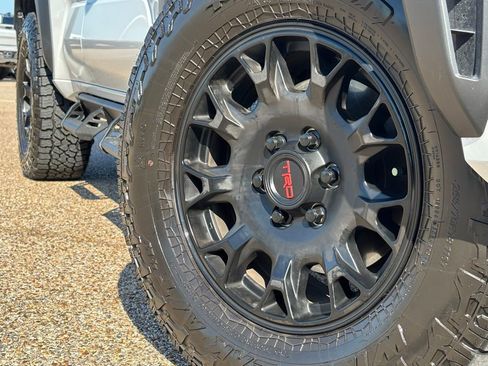Certified 2025 Toyota 4Runner TRD Off-Road Premium w/ Tow Technology Package AWD/4WD image 2