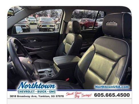 Used 2021 Chevrolet Traverse High Country image 37