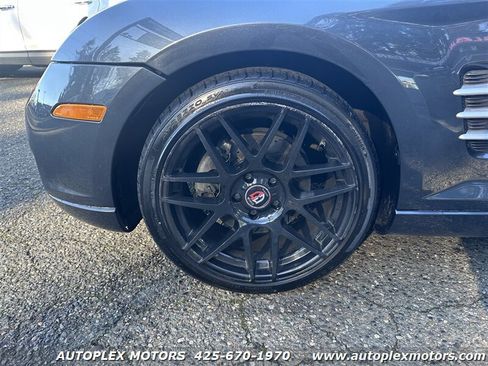 Used 2008 Chrysler Crossfire Limited image 19