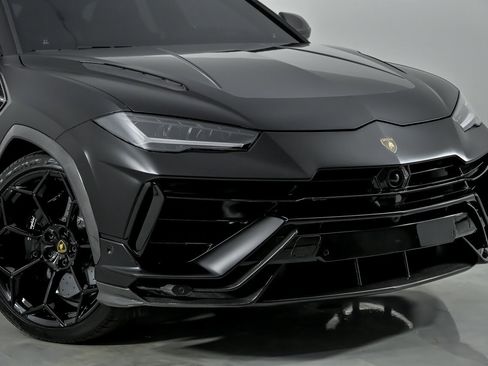 Used 2024 Lamborghini Urus Performante image 3