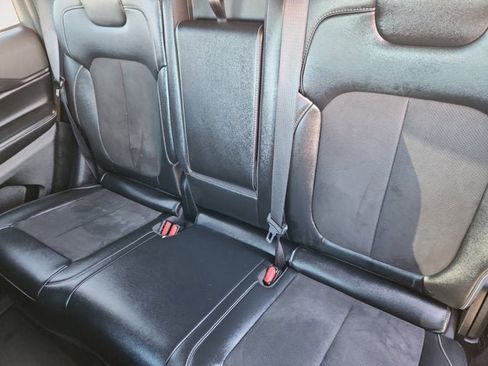 Used 2023 Jeep Grand Cherokee Altitude image 13