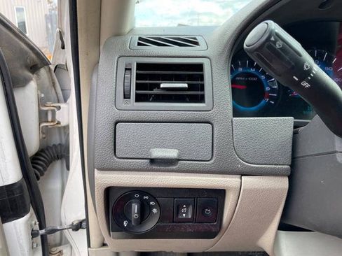 Used 2011 Ford Fusion SEL FWD image 33